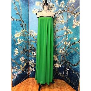 XS Victoria’s Secret green, built in bra, maxi dress.
